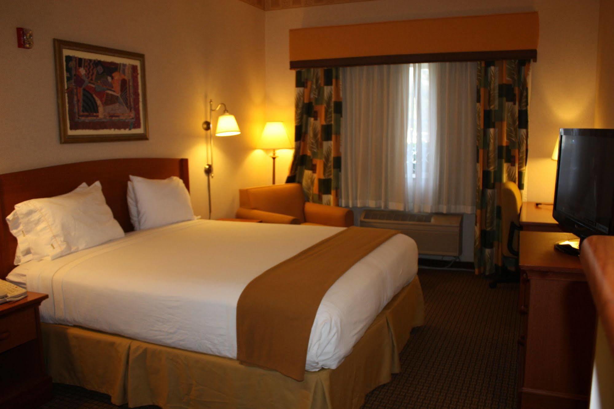 Holiday Inn Express Madera By Ihg Εξωτερικό φωτογραφία